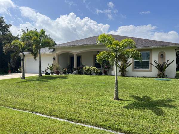 6220 NW Sayers AVE, Port Saint Lucie, FL 34983