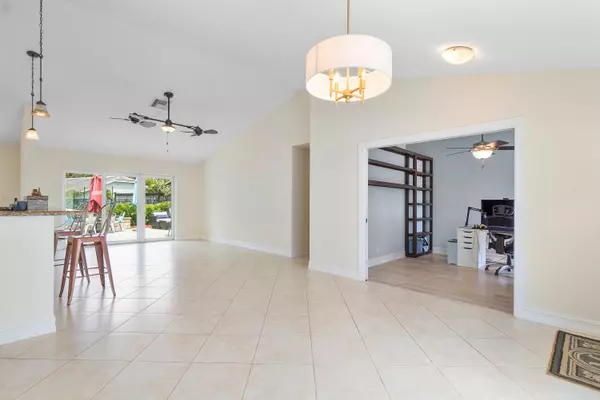 Delray Beach, FL 33445,4035 NW 8th CT