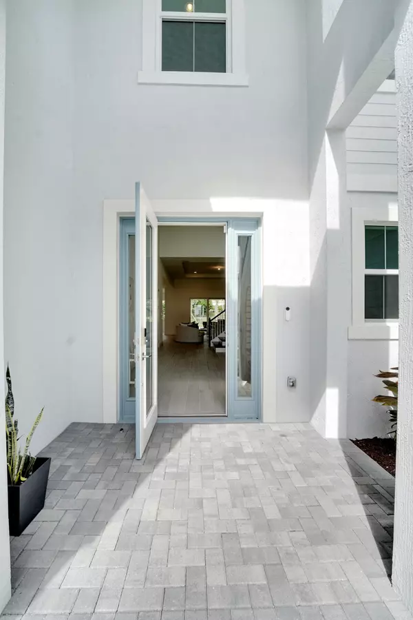 Palm Beach Gardens, FL 33412,9264 Crestview CIR