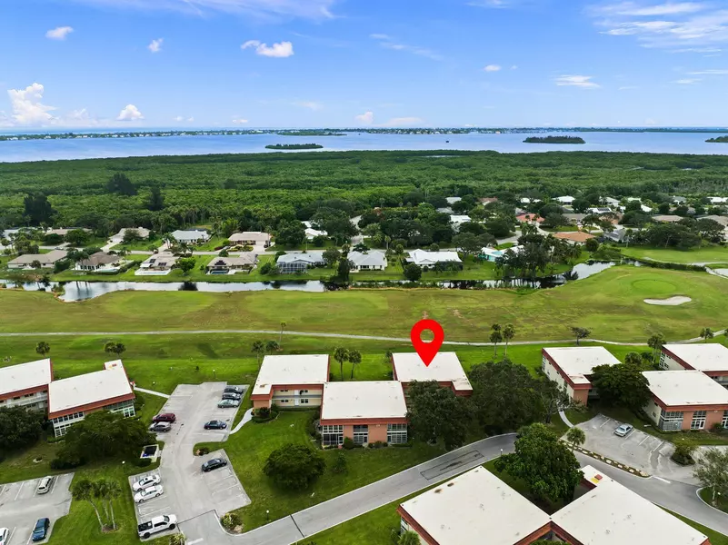 29 Pine Arbor LN 202, Vero Beach, FL 32962