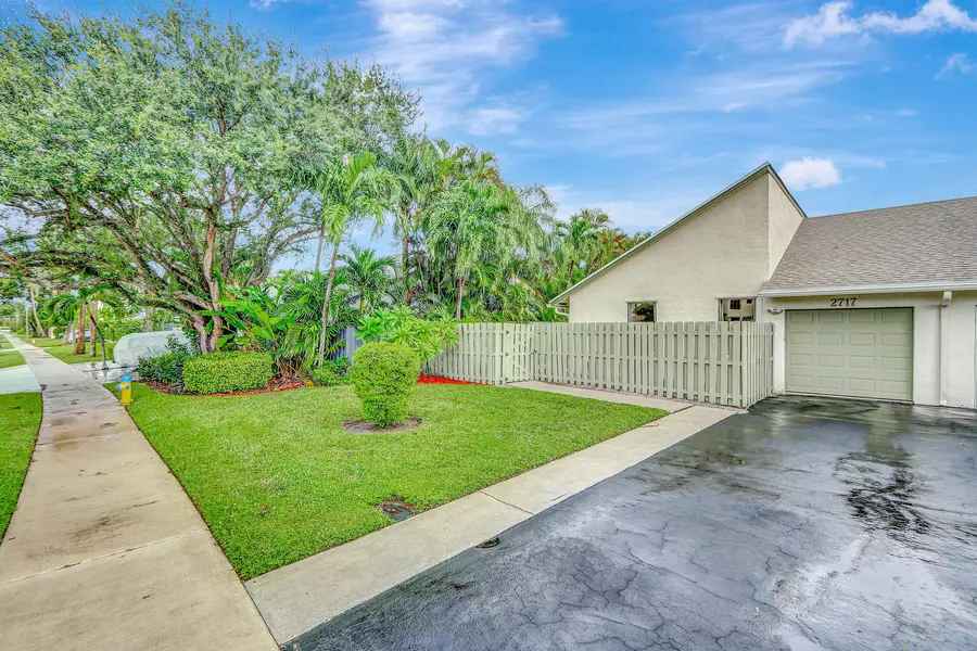 2717 SW 2nd ST, Delray Beach, FL 33445