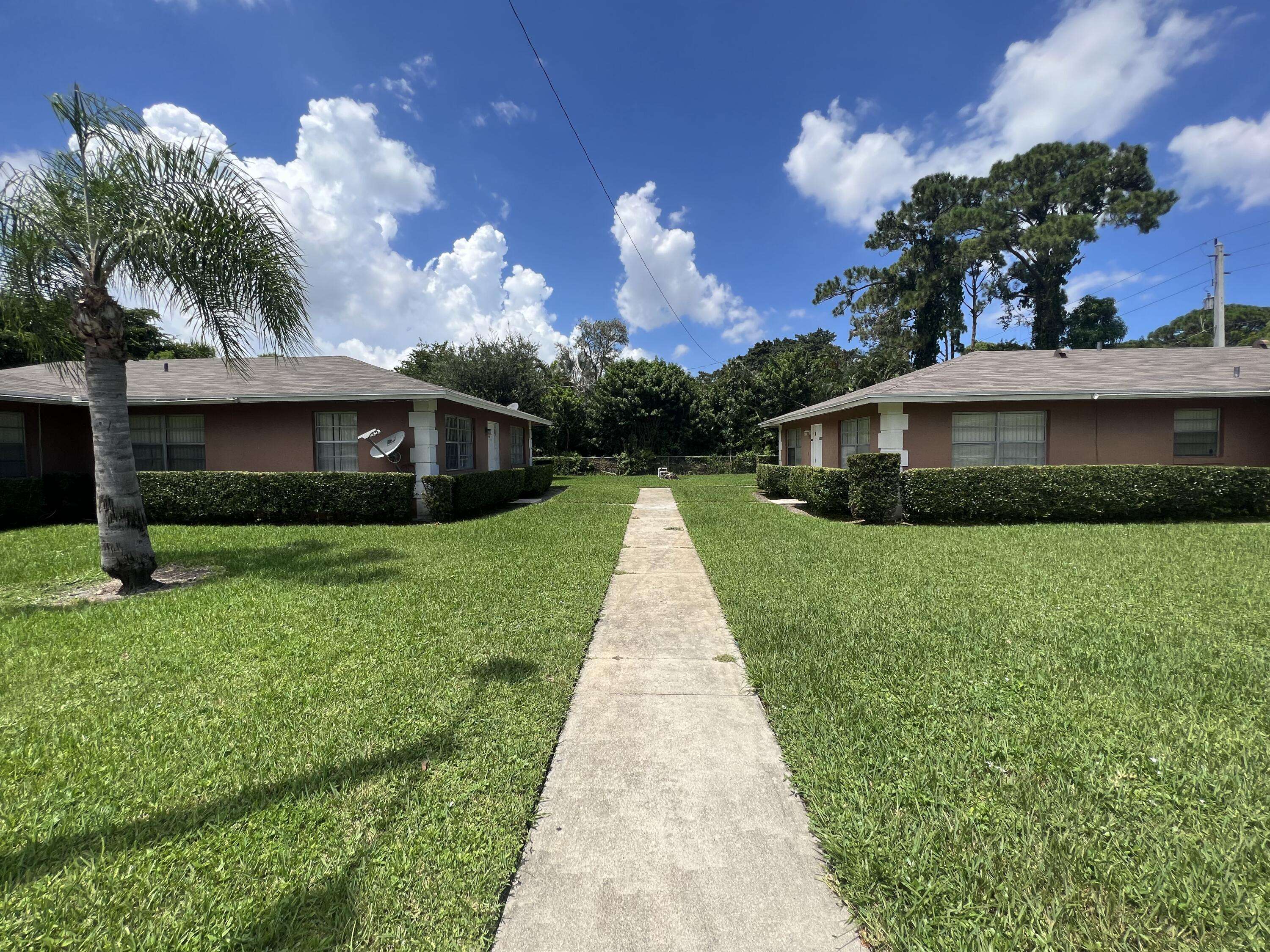 4005 S 3rd RD,  West Palm Beach,  FL 33406
