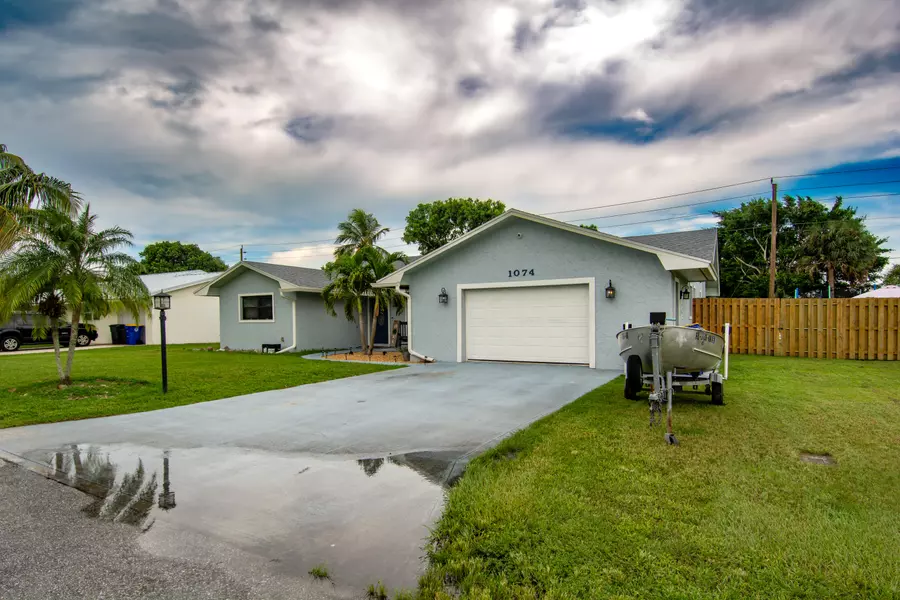 1074 NW 12th TER, Stuart, FL 34994