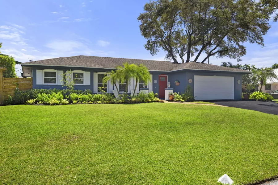 11 SE Splitrail CIR, Jupiter, FL 33469