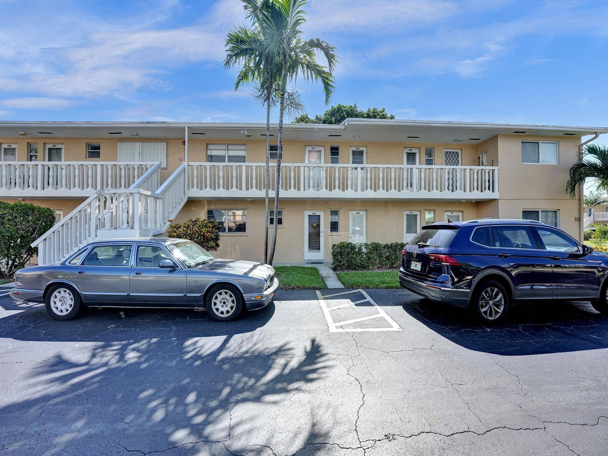 Boynton Beach, FL 33435,2214 NE 1st WAY 205