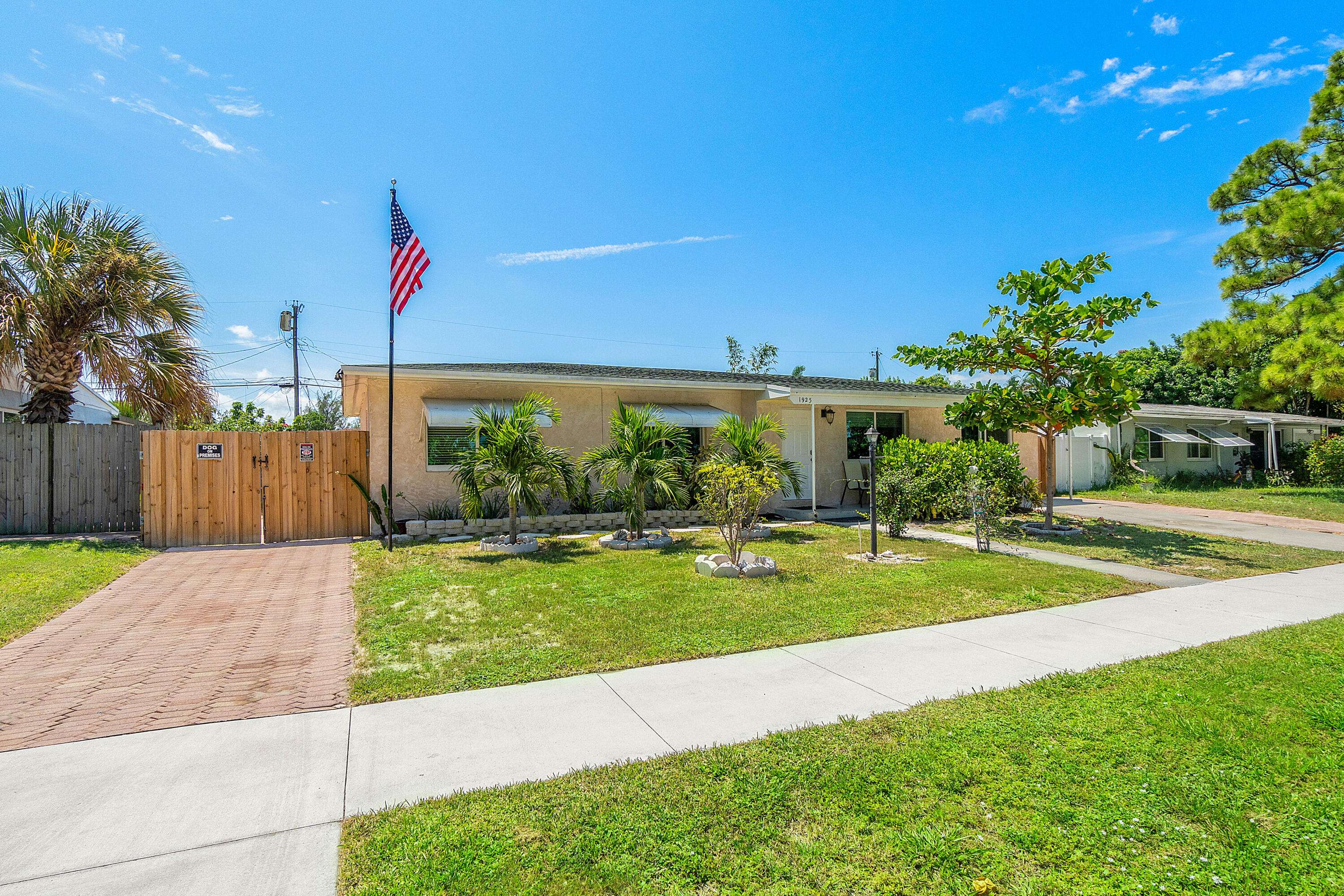 Lake Worth Beach, FL 33461,1925 Moor DR