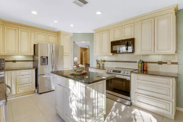 Palm Beach Gardens, FL 33410,13310 Saint Tropez CIR