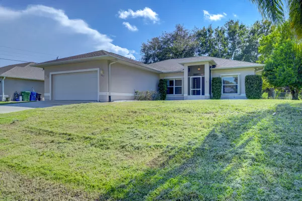 Sebastian, FL 32958,407 Tunison LN