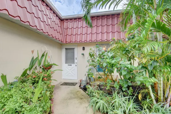 Lake Worth, FL 33467,330 Cape Cod CIR B