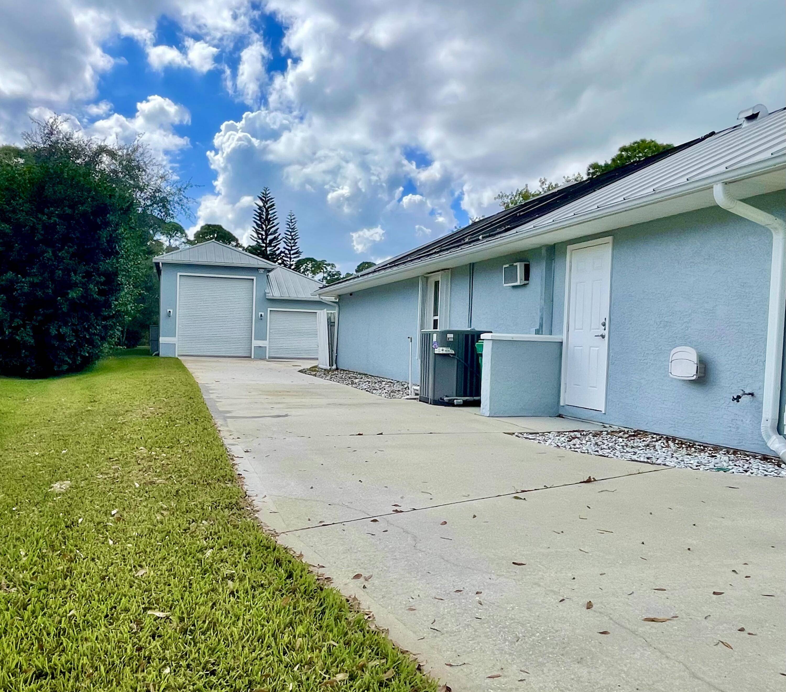 Fort Pierce, FL 34951,4105 Smokey Pines CT
