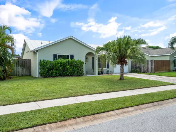 Jupiter, FL 33458,126 Banyan CIR