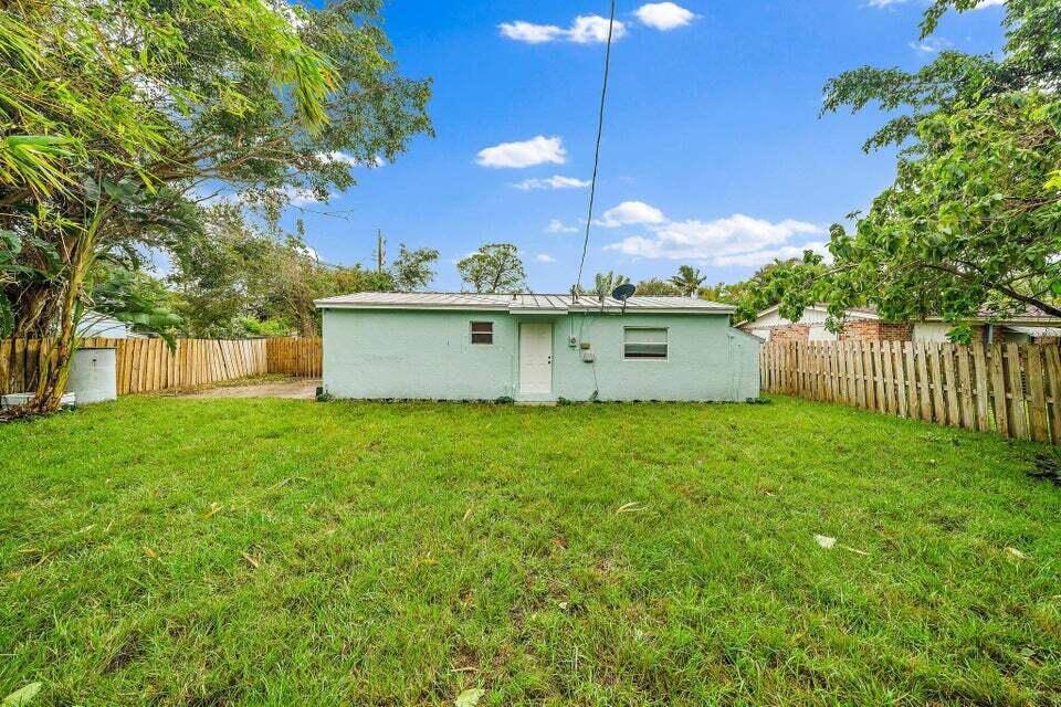 Jupiter, FL 33458,5889 Williamson RD