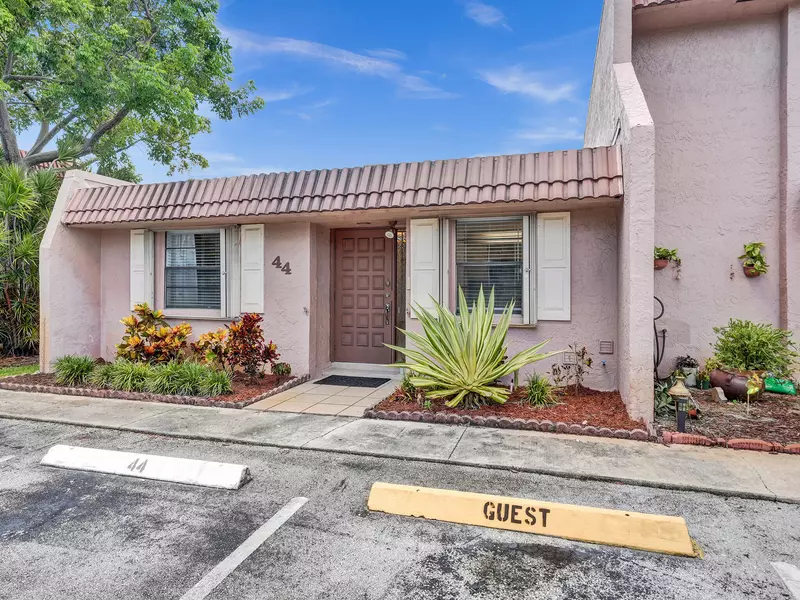 44 Cortez WAY 1-40, Davie, FL 33324