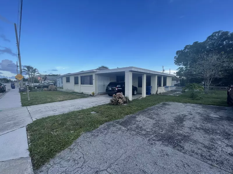 1549 W 28th ST, Riviera Beach, FL 33404