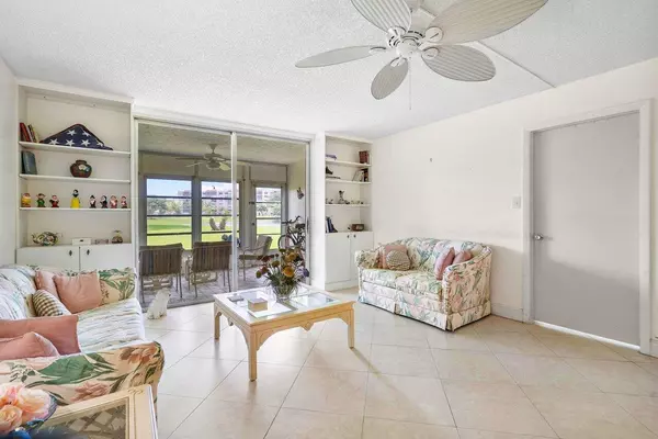 Delray Beach, FL 33446,26 Abbey LN 102