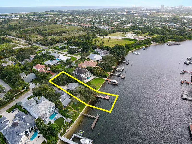 13249 Rolling Green RD, North Palm Beach, FL 33408