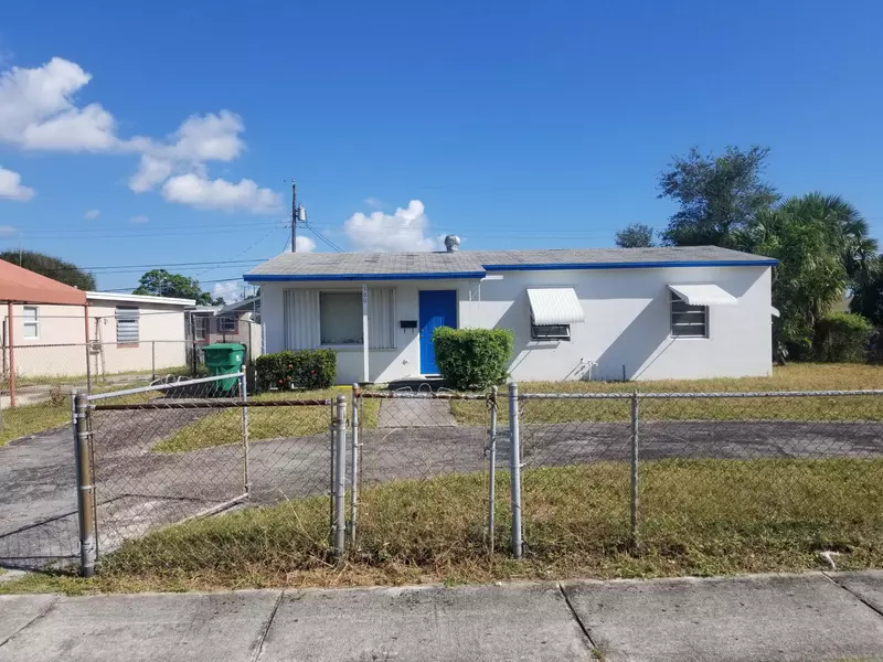 300 W 28th ST, Riviera Beach, FL 33404