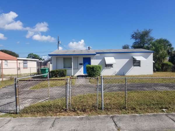 300 W 28th ST,  Riviera Beach,  FL 33404