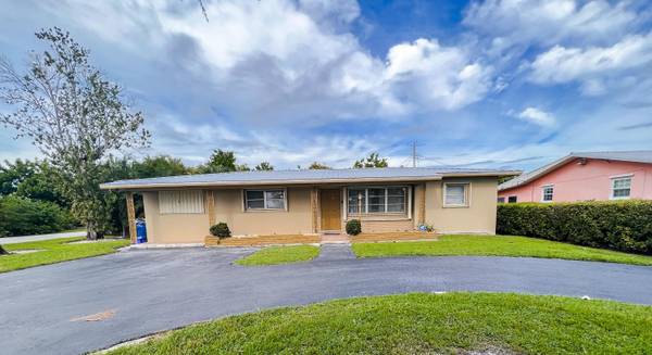 980 SE 3rd ST,  Belle Glade,  FL 33430