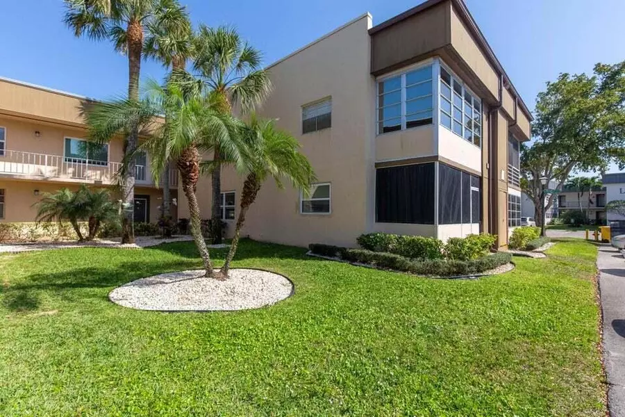 215 E Piedmont, Delray Beach, FL 33484