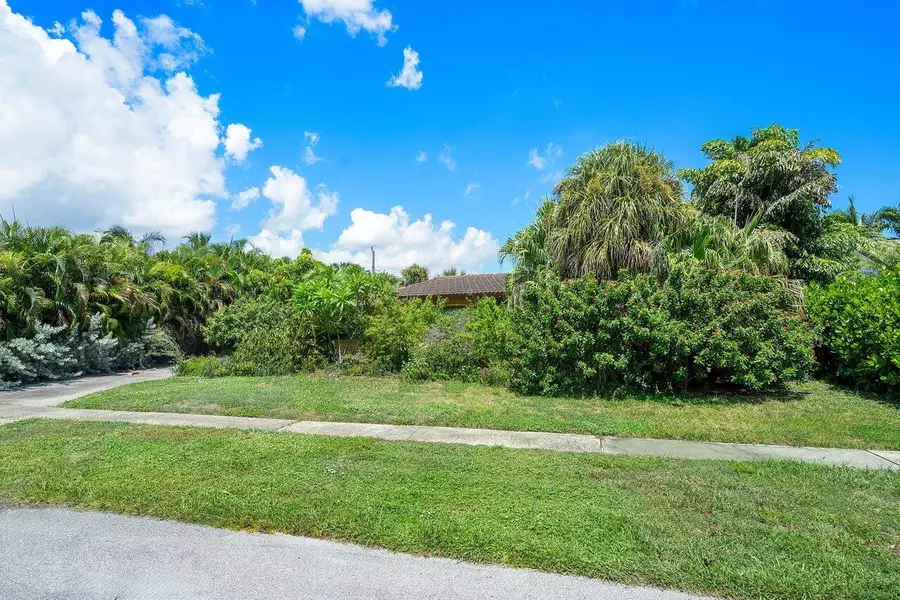 335 NE 5th ST, Boca Raton, FL 33432