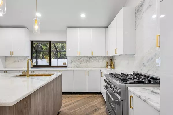 Boca Raton, FL 33487,845 NE Mulberry DR