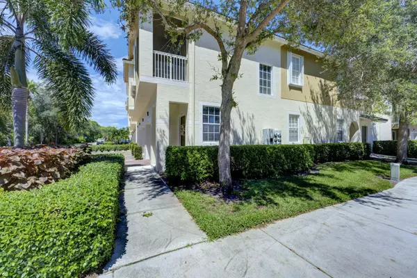 Stuart, FL 34994,3051 SE Lexington Lakes DR 203