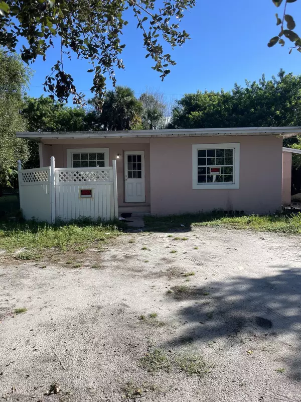 1704 Angle RD, Fort Pierce, FL 34947