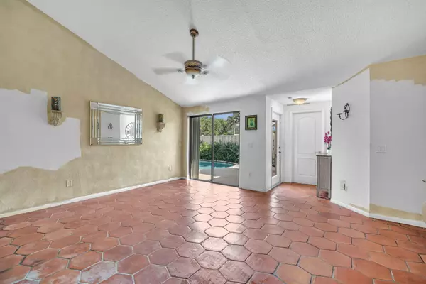 Palm Beach Gardens, FL 33418,5872 Golden Eagle CIR Lane 4