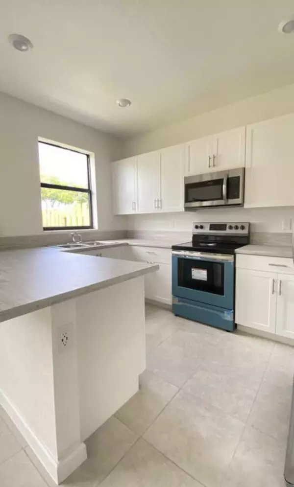 Miami, FL 33179,20711 NE 7th PL