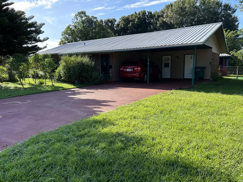 528 El Paso AVE, Clewiston, FL 33440