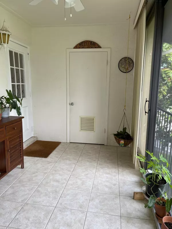 Greenacres, FL 33463,5960 Pine Cone CT D-2