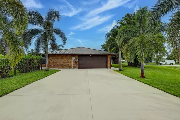 Port Saint Lucie, FL 34952,2401 SE Saphire TER