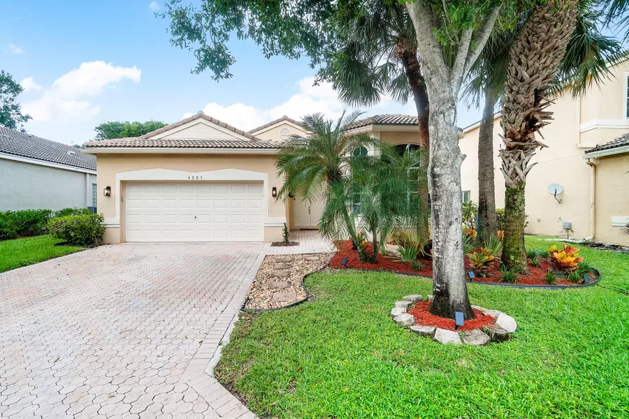 4885 NW 58th PL, Coconut Creek, FL 33073