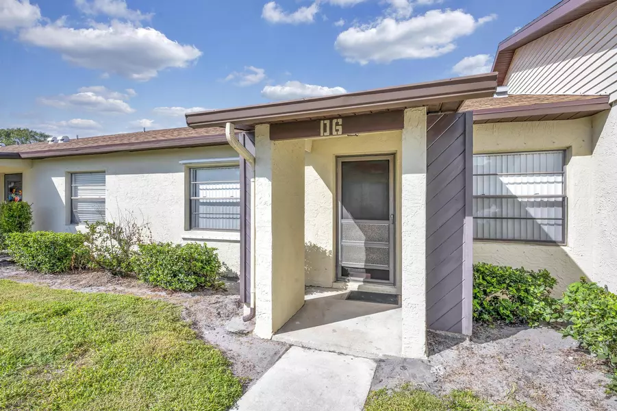 6010 Indrio RD D-6, Fort Pierce, FL 34951