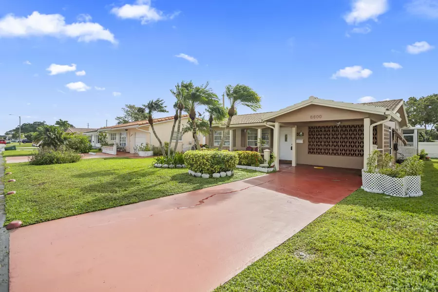 8600 NW 57th CT, Tamarac, FL 33321