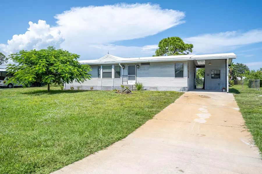 3836 13th ST, Micco, FL 32976