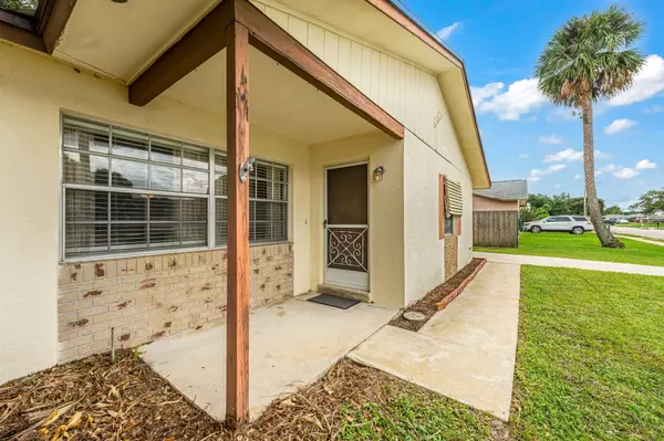 Melbourne, FL 32935,2147 Sandalwood DR