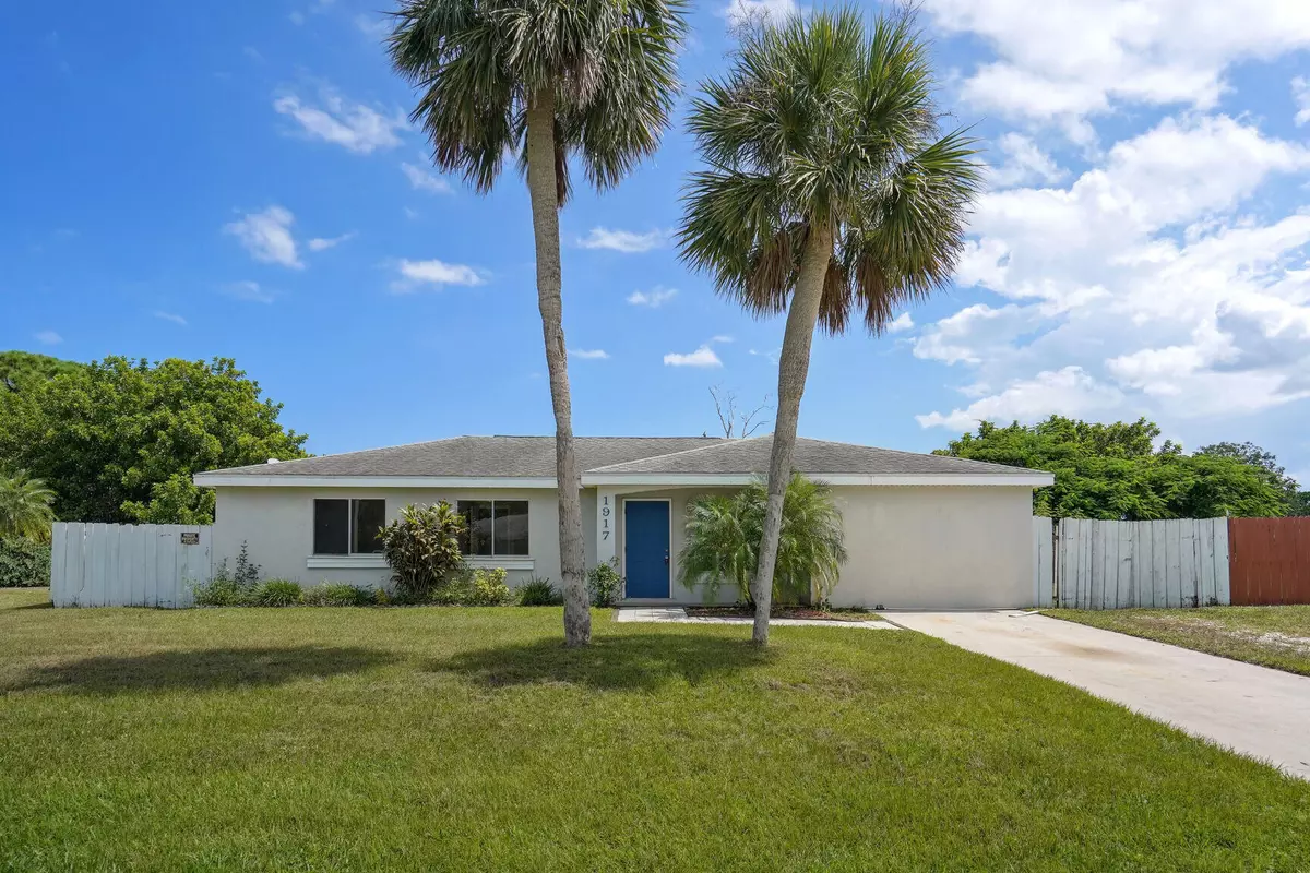 Port Saint Lucie, FL 34952,1917 SE Redwing CIR