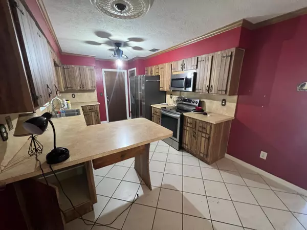 Port Saint Lucie, FL 34983,711 SE Voltair TER