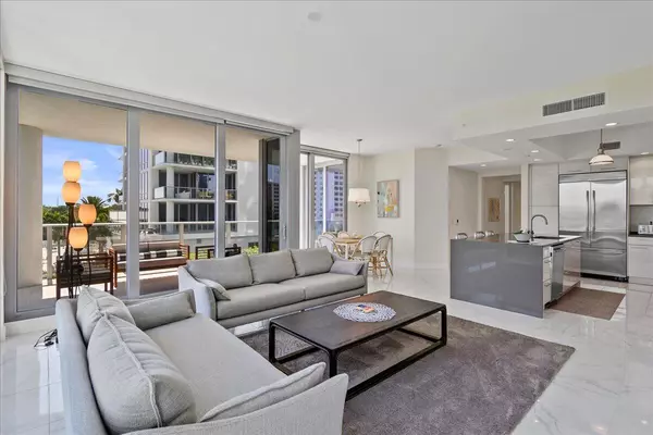 North Palm Beach, FL 33408,2 Water Club WAY 404-S
