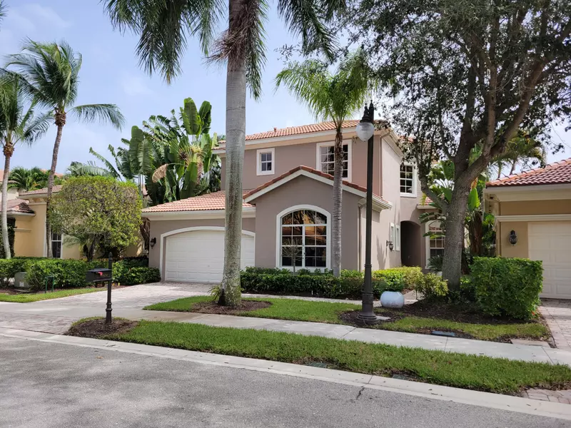 216 Andalusia DR, Palm Beach Gardens, FL 33418