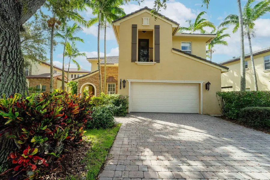 2018 Graden DR, Palm Beach Gardens, FL 33410