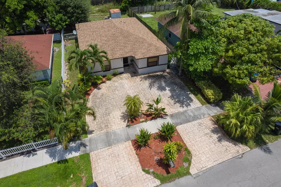 355 NW 5th AVE, Delray Beach, FL 33484