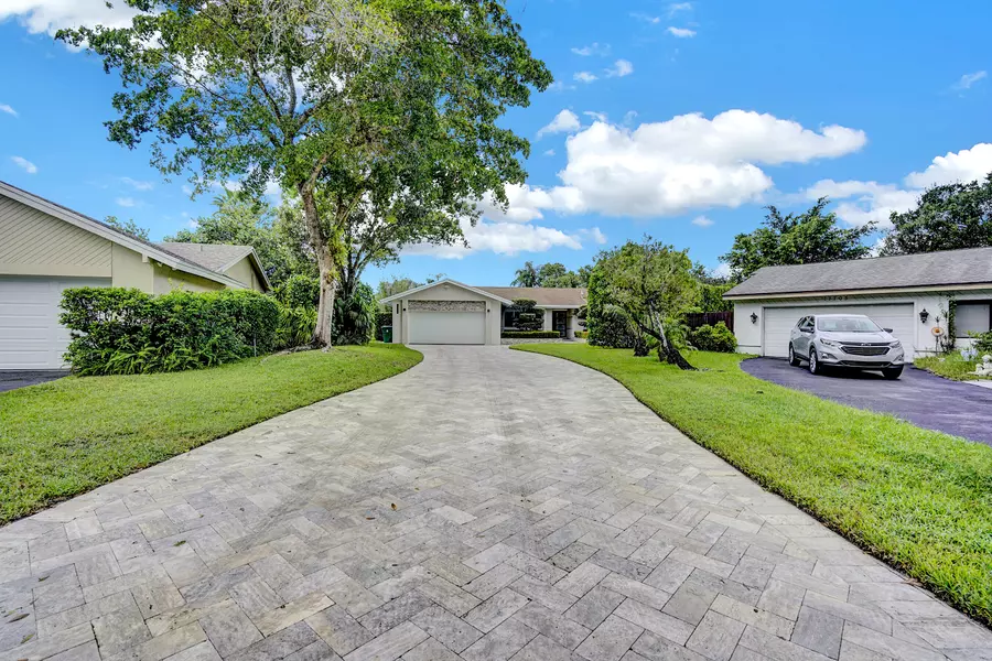 11707 Melaleuca WAY, Cooper City, FL 33026