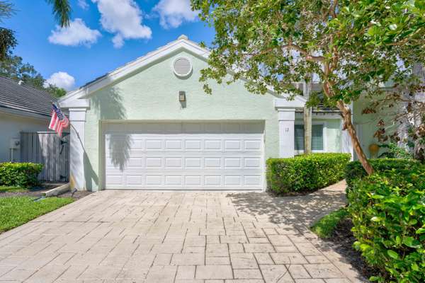 Palm Beach Gardens, FL 33418,12 Commodore PL