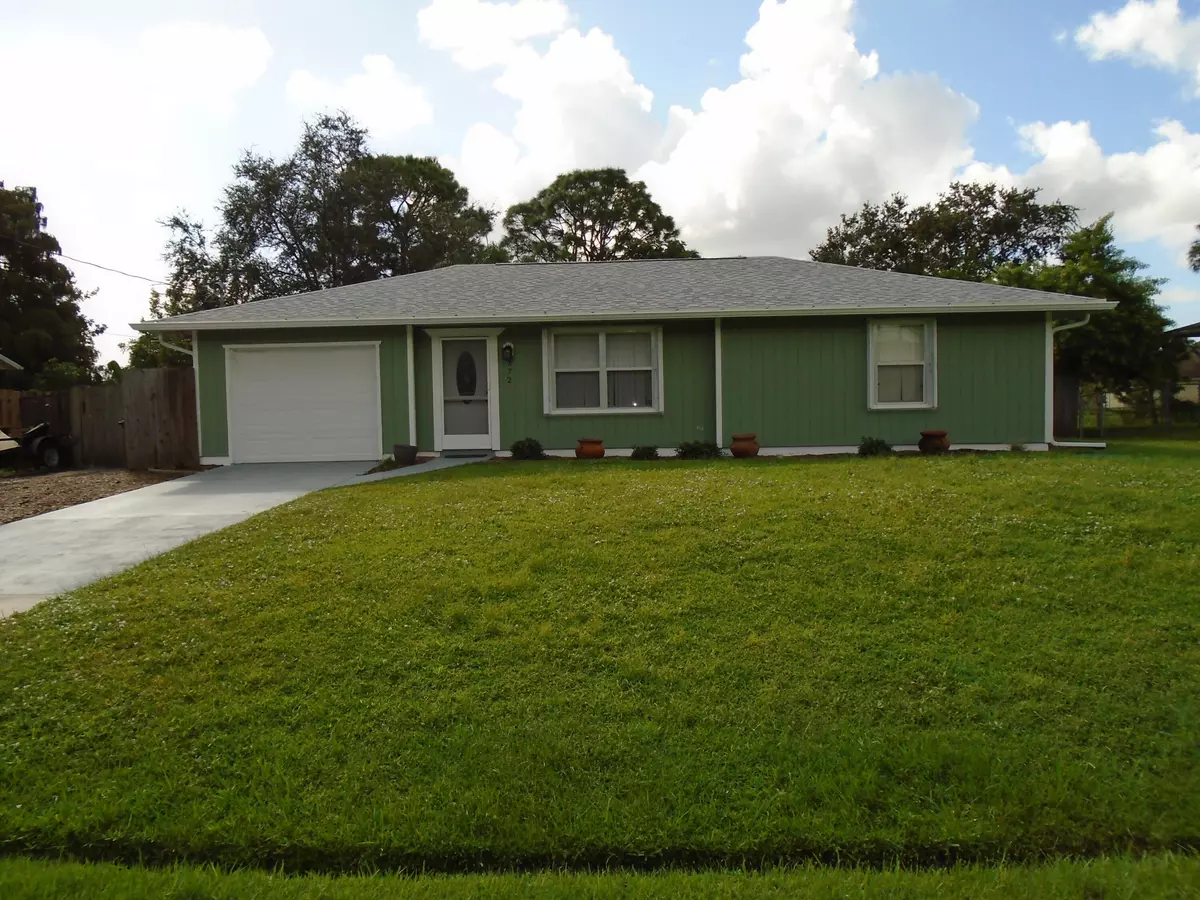 Port Saint Lucie, FL 34983,372 SE Walters Terrace