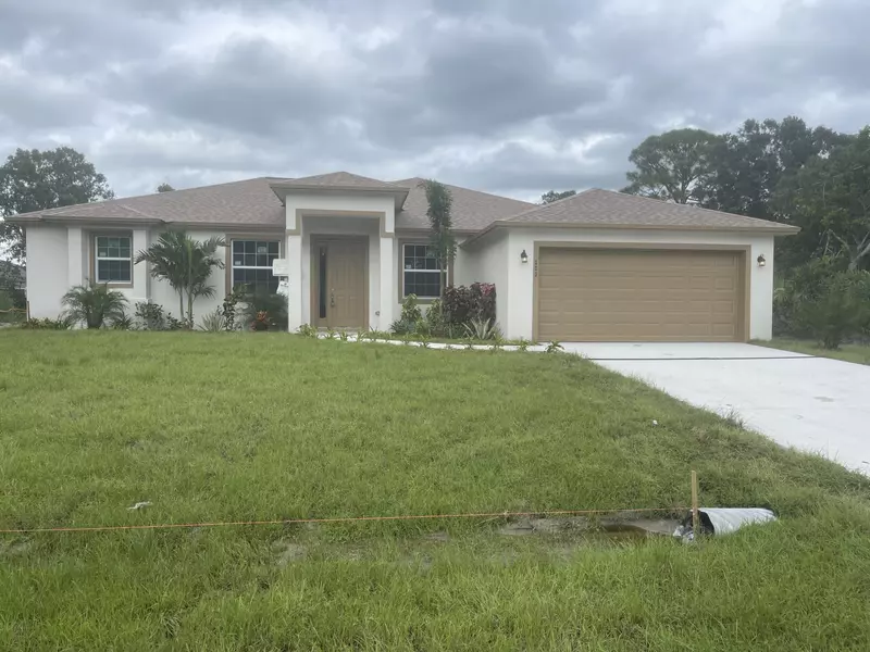 373 SW Kane AVE, Port Saint Lucie, FL 34953