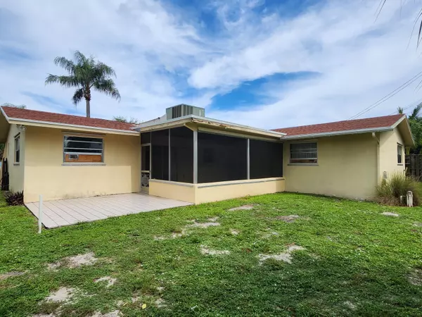 North Palm Beach, FL 33408,2084 S Palm CIR