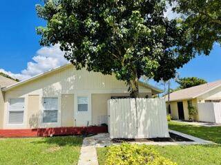 Boynton Beach, FL 33435,213 SE 1st CIR 17b